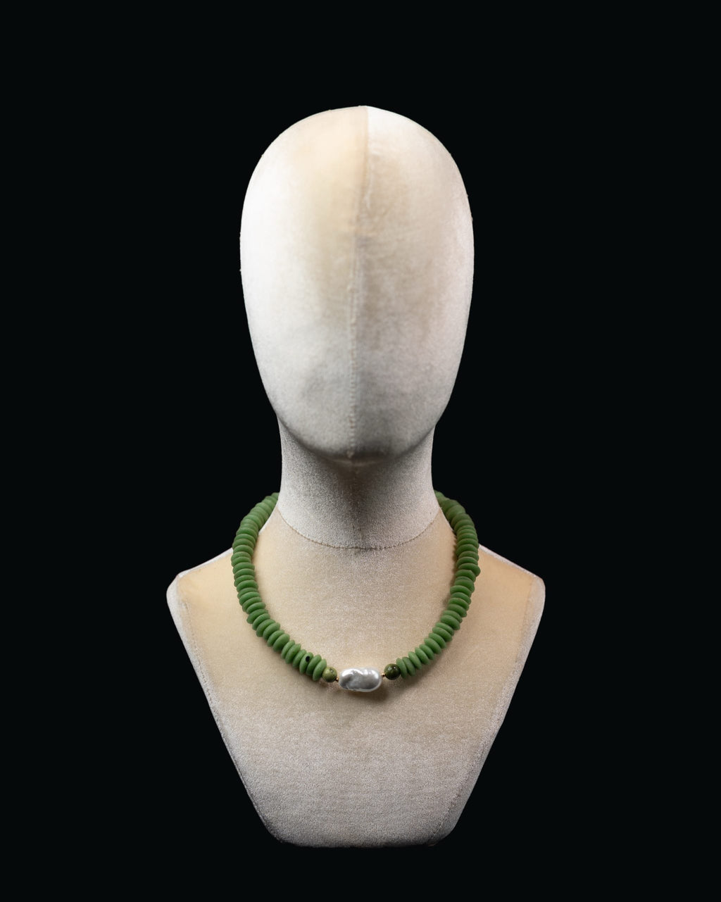HANDMADE PEARL PENDANT GREEN BEADED NECKLACE