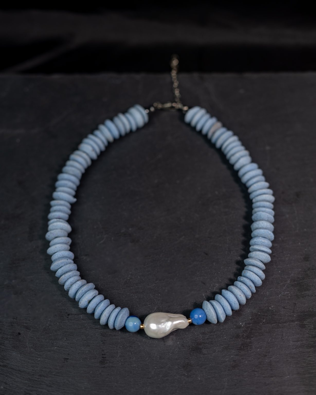 HANDMADE PEARL PENDANT BLUE BEADED NECKLACE