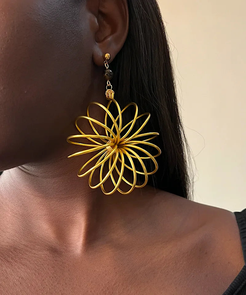 GOLDEN FLORAL SPIRAL EARRING